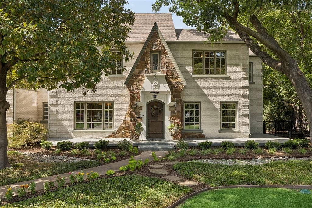 8319 Forest Hills Boulevard, Dallas, TX 75218 8319 Forest Hills Boulevard, Dallas, TX 75218