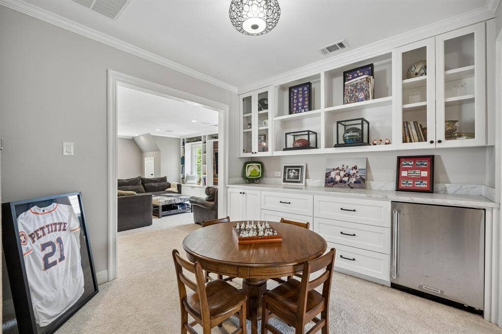 8319 Forest Hills Boulevard, Dallas, TX 75218 8319 Forest Hills Boulevard, Dallas, TX 75218