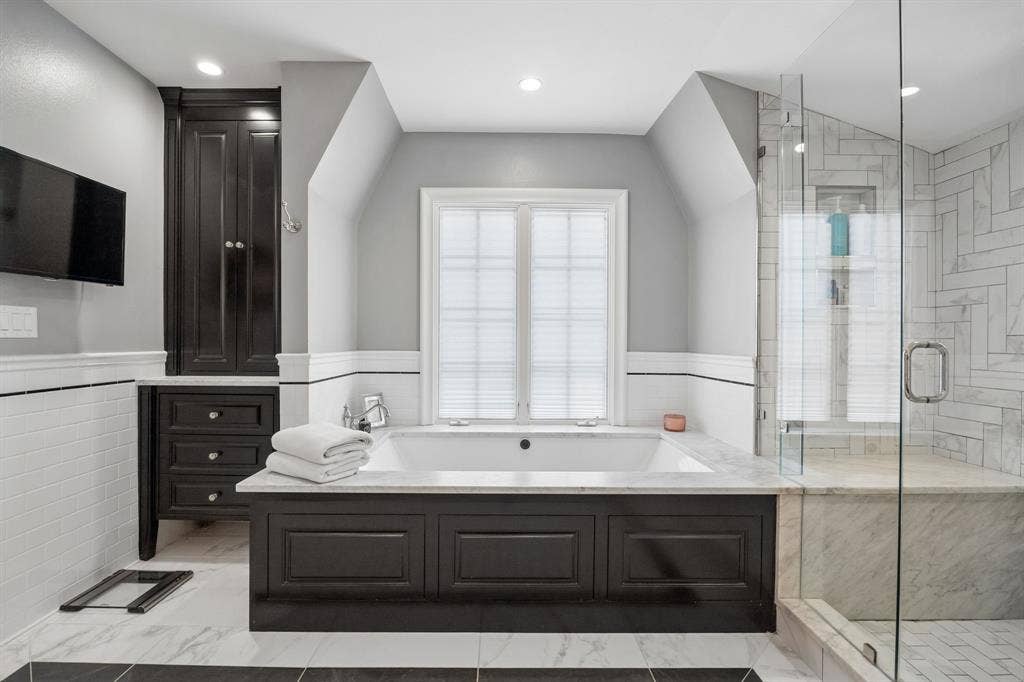 8319 Forest Hills Boulevard, Dallas, TX 75218 8319 Forest Hills Boulevard, Dallas, TX 75218
