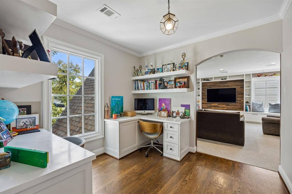 8319 Forest Hills Boulevard, Dallas, TX 75218 8319 Forest Hills Boulevard, Dallas, TX 75218