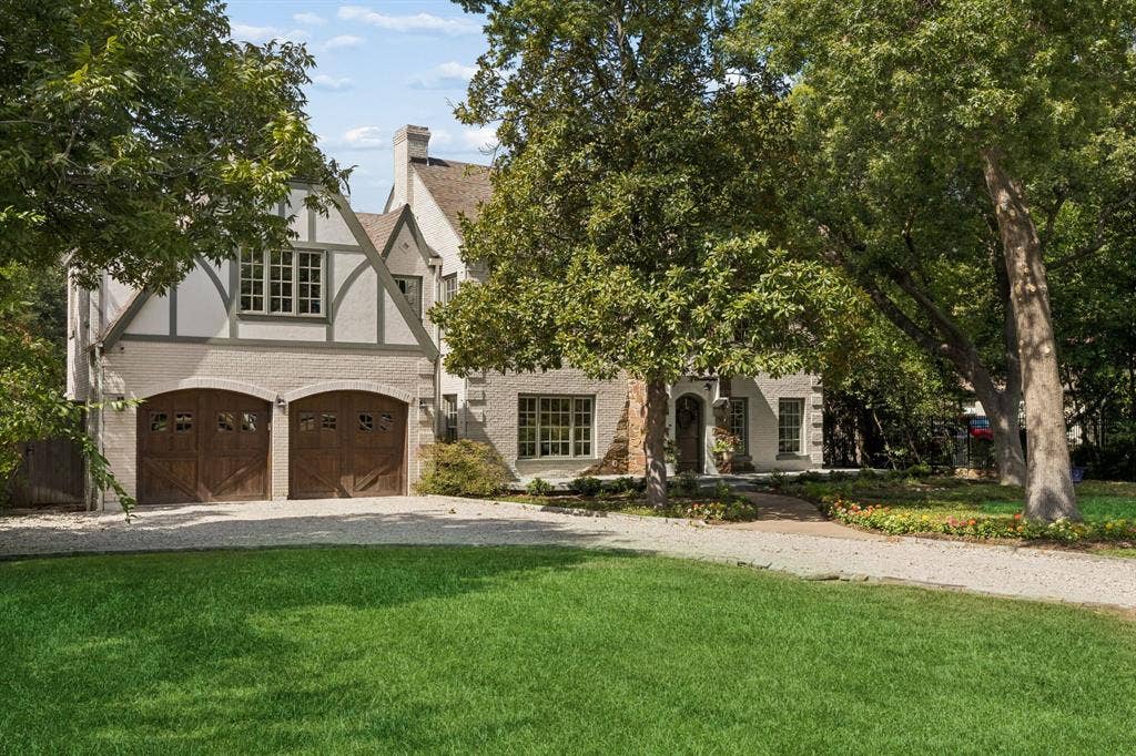 8319 Forest Hills Boulevard, Dallas, TX 75218 8319 Forest Hills Boulevard, Dallas, TX 75218