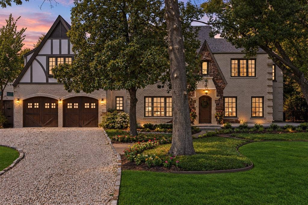 8319 Forest Hills Boulevard, Dallas, TX 75218 8319 Forest Hills Boulevard, Dallas, TX 75218