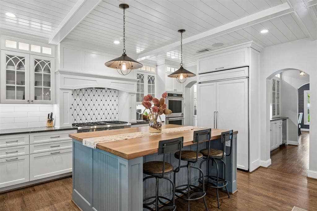 8319 Forest Hills Boulevard, Dallas, TX 75218 8319 Forest Hills Boulevard, Dallas, TX 75218