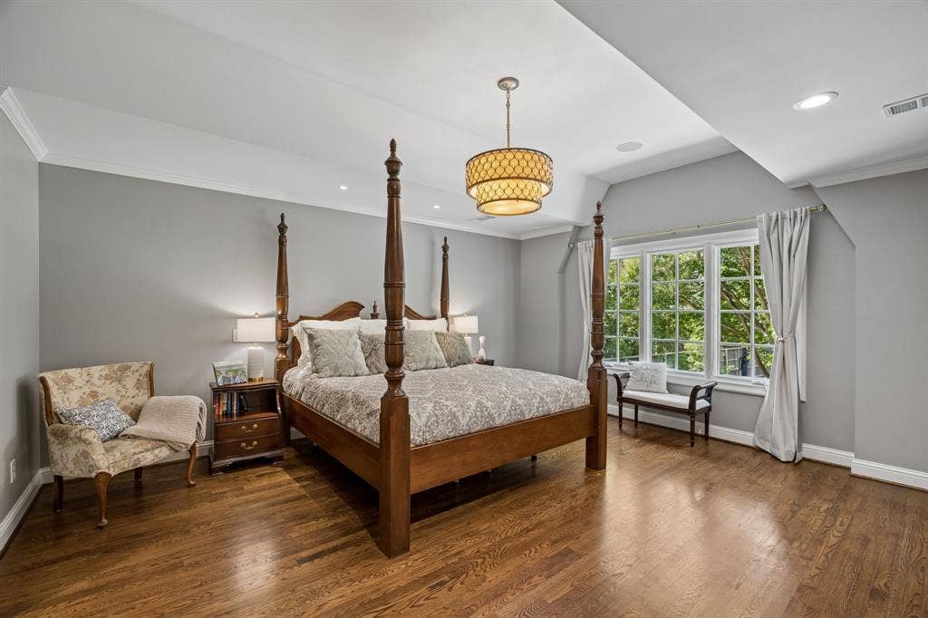8319 Forest Hills Boulevard, Dallas, TX 75218 8319 Forest Hills Boulevard, Dallas, TX 75218