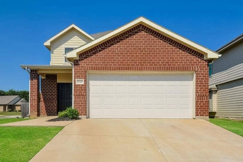 Property photo for 8348 Yaupon Holly Trail, Fort Worth, TX
