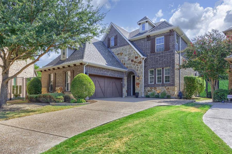 Property photo for 18238 Brighton Green, Dallas, TX