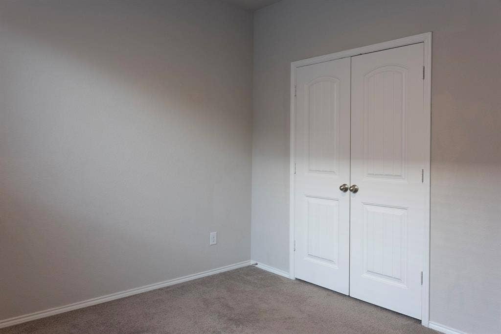 5609 Sea Cove Lane, Denton, TX 76208 5609 Sea Cove Lane, Denton, TX 76208