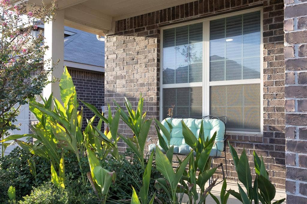 5609 Sea Cove Lane, Denton, TX 76208 5609 Sea Cove Lane, Denton, TX 76208