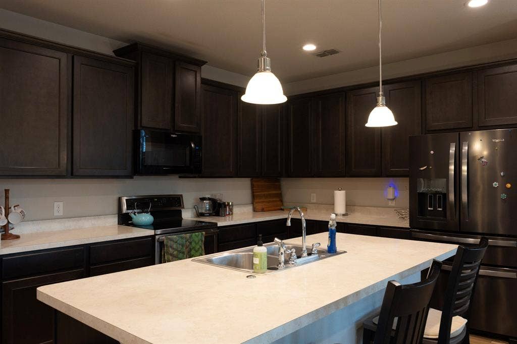 5609 Sea Cove Lane, Denton, TX 76208 5609 Sea Cove Lane, Denton, TX 76208