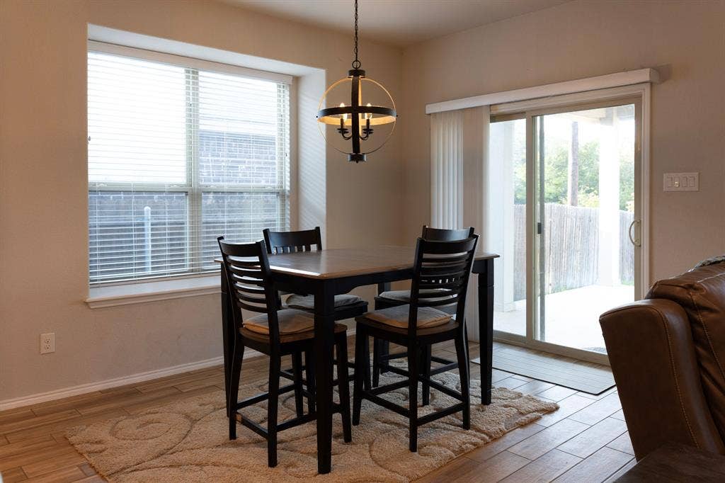 5609 Sea Cove Lane, Denton, TX 76208 5609 Sea Cove Lane, Denton, TX 76208