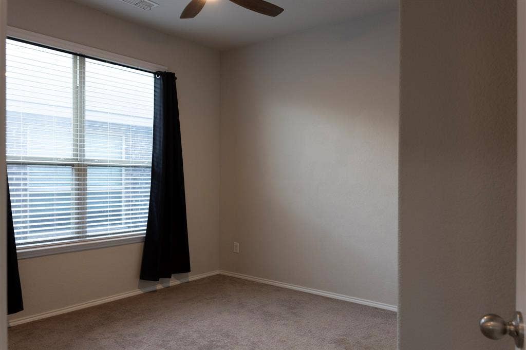 5609 Sea Cove Lane, Denton, TX 76208 5609 Sea Cove Lane, Denton, TX 76208