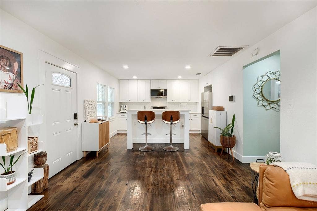 818 N Windomere Avenue, Dallas, TX 75208 818 N Windomere Avenue, Dallas, TX 75208