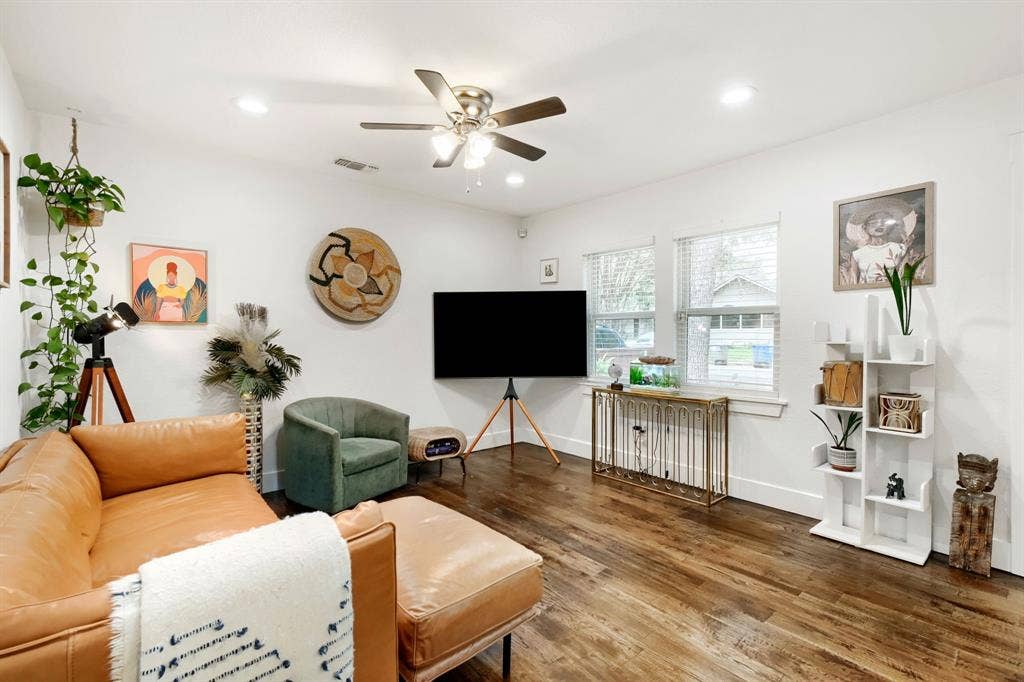 818 N Windomere Avenue, Dallas, TX 75208 818 N Windomere Avenue, Dallas, TX 75208
