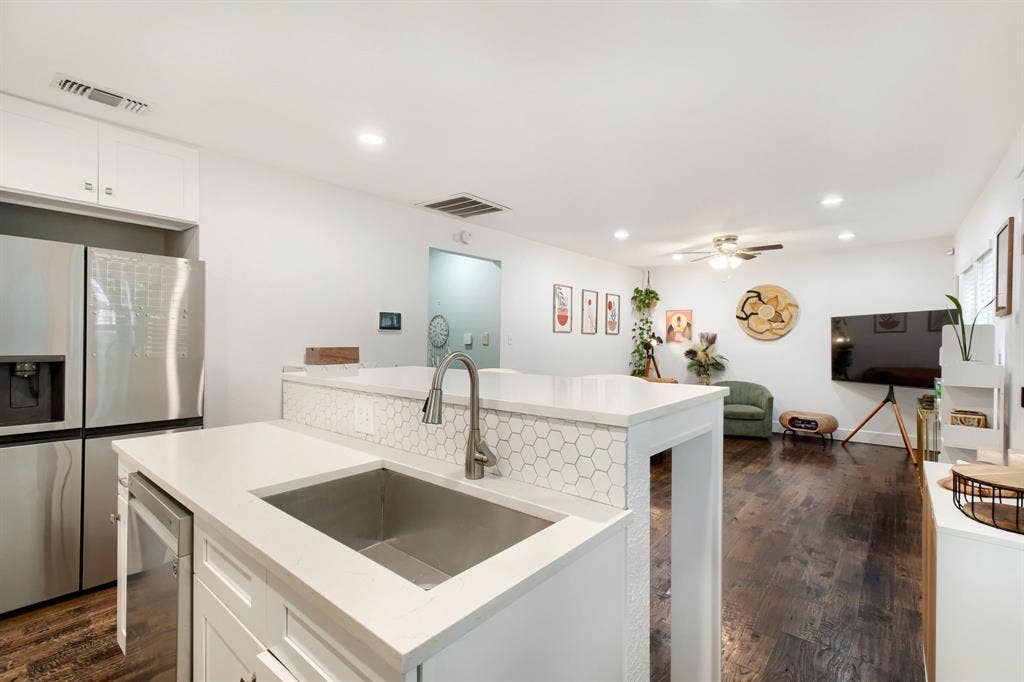 818 N Windomere Avenue, Dallas, TX 75208 818 N Windomere Avenue, Dallas, TX 75208