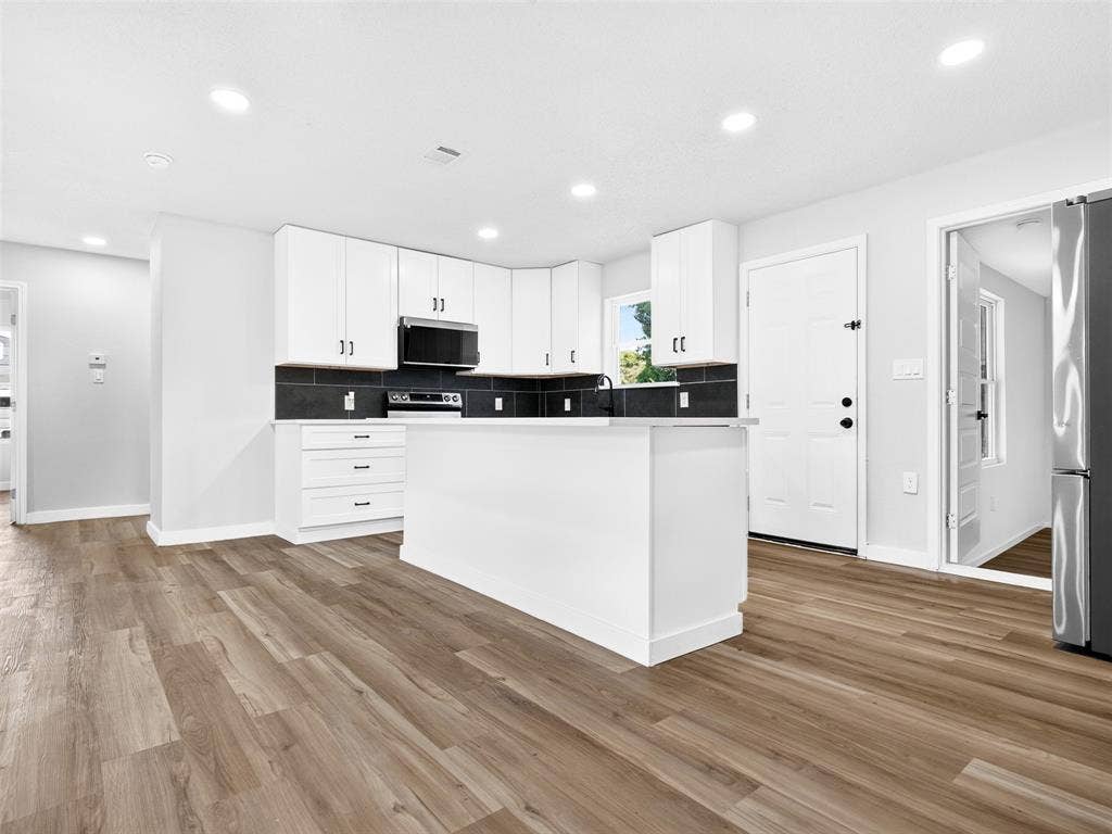 2352 Talco Drive, Dallas, TX 75241 2352 Talco Drive, Dallas, TX 75241