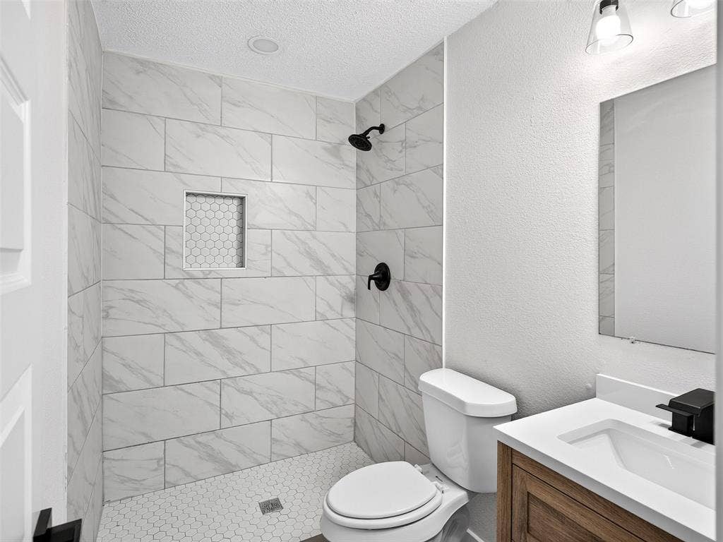 2352 Talco Drive, Dallas, TX 75241 2352 Talco Drive, Dallas, TX 75241