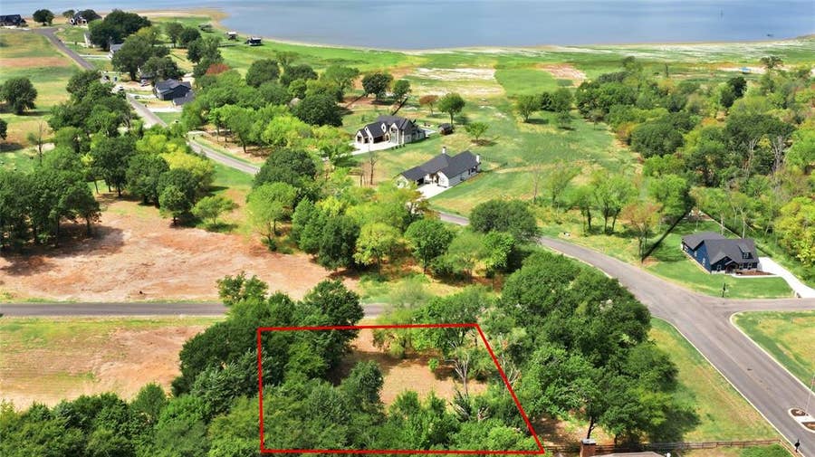 Property photo for 703 Clubview Drive, Mabank, TX