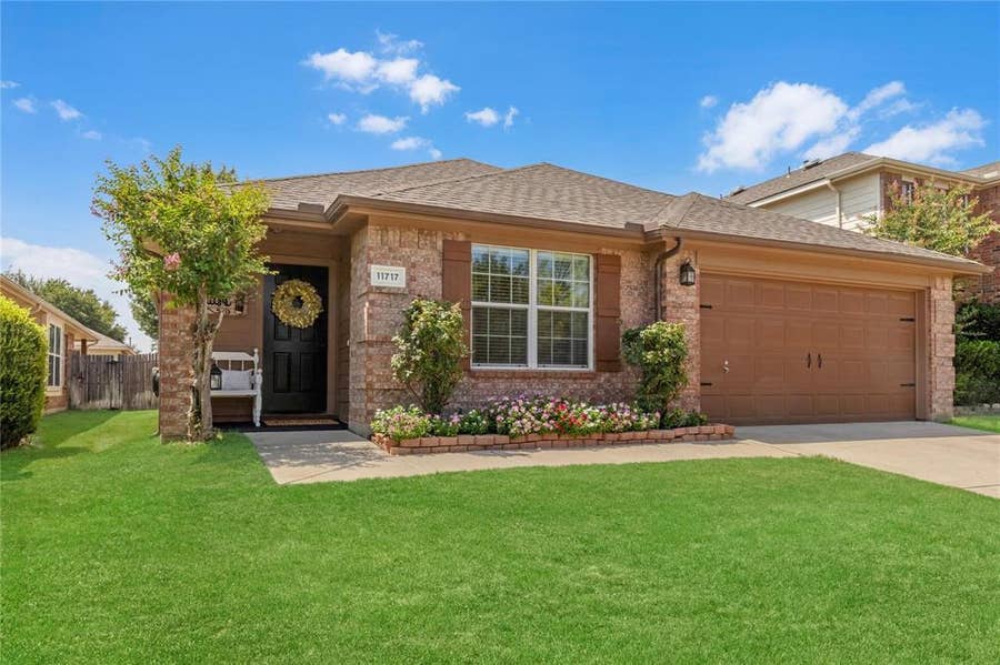 Property photo for 11717 Pinyon Pine Drive, Fort Worth, TX