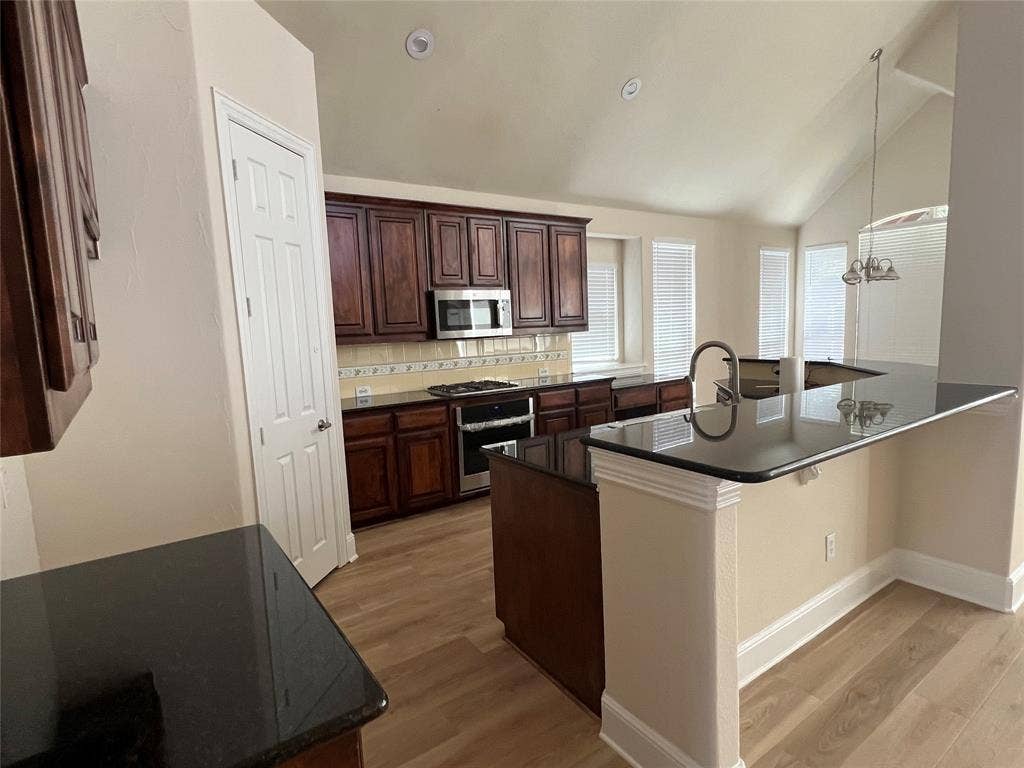 1228 Sandy Shore Road, Irving, TX 75063