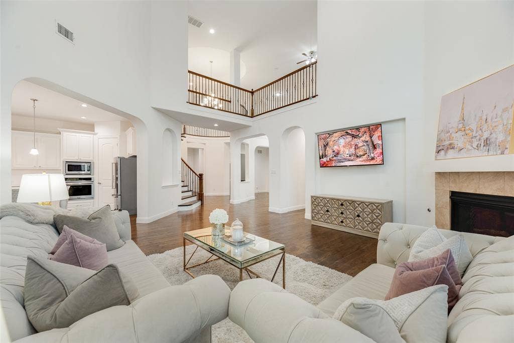 2408 Brisbane Lane, Plano, TX 75075 2408 Brisbane Lane, Plano, TX 75075