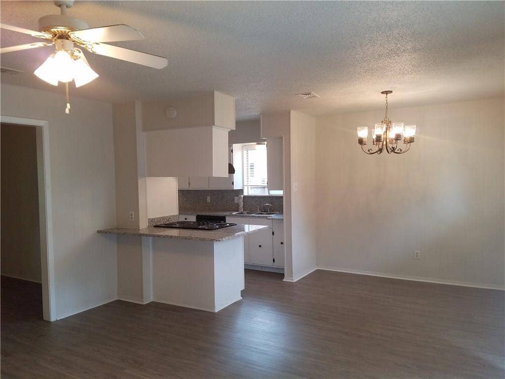 2724 BUFFALO Drive, Arlington, TX 76013