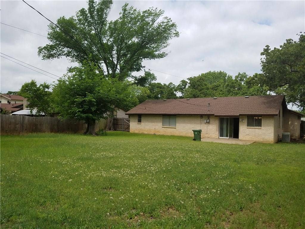 2724 BUFFALO Drive, Arlington, TX 76013