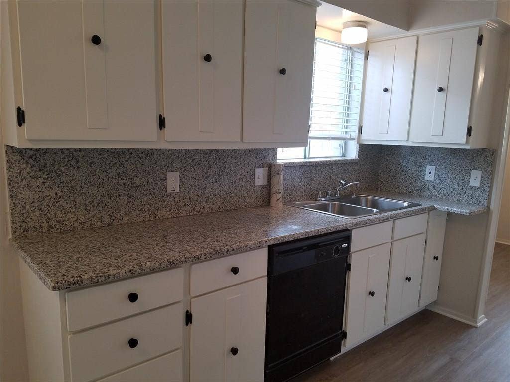 2724 BUFFALO Drive, Arlington, TX 76013