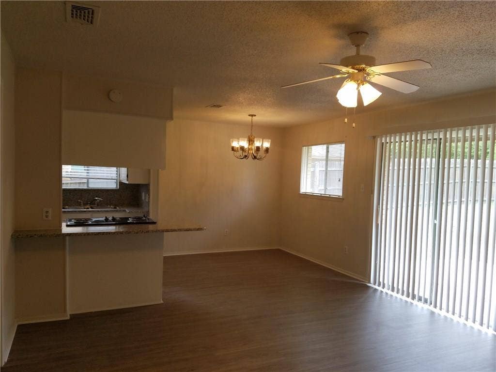 2724 BUFFALO Drive, Arlington, TX 76013