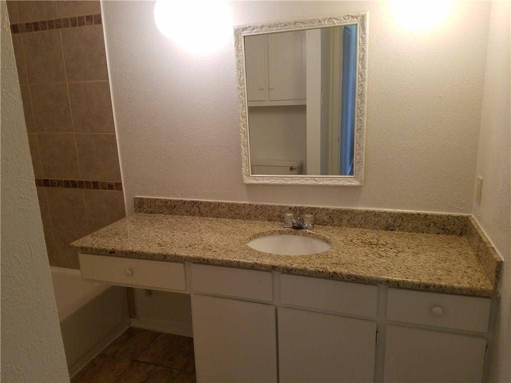 2724 BUFFALO Drive, Arlington, TX 76013
