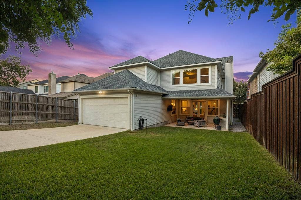 7318 Casa Loma Avenue, Dallas, TX 75214 Plenty of yard for play or room to build a pool if desired. Rear alley garage access.