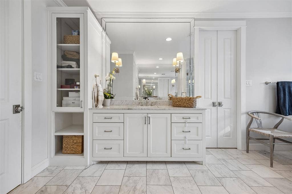 7318 Casa Loma Avenue, Dallas, TX 75214 Excellent bathroom storage.