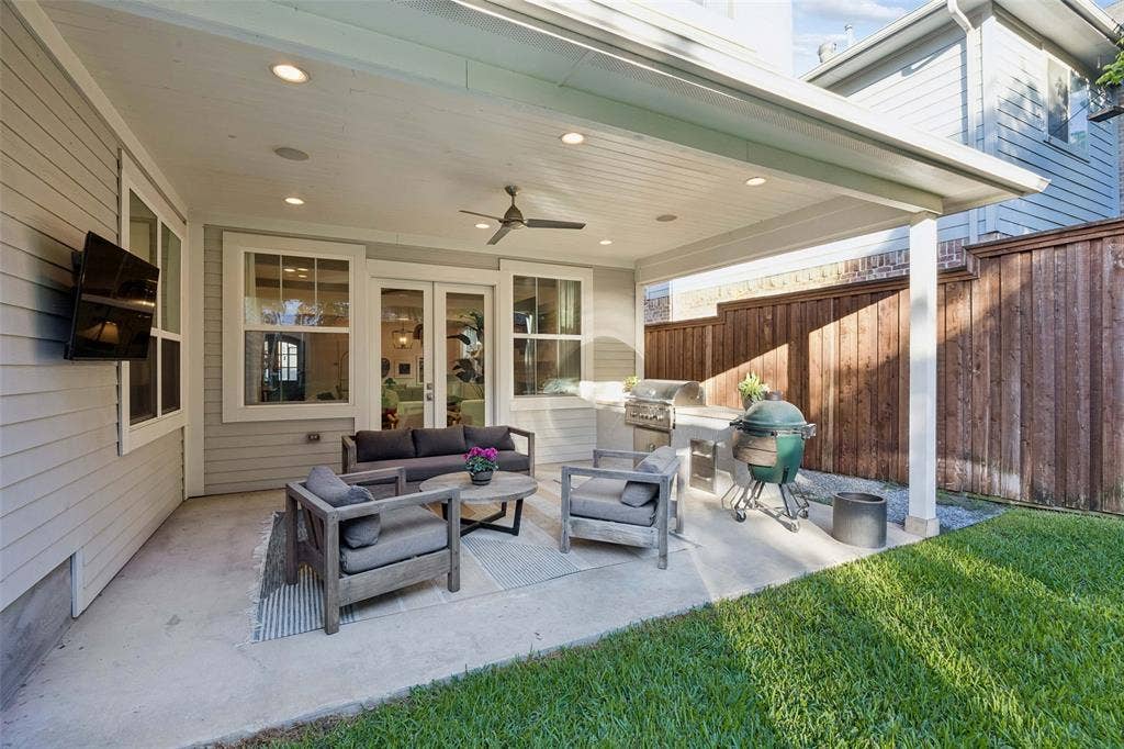 7318 Casa Loma Avenue, Dallas, TX 75214 Covered rear patio with built in grill.