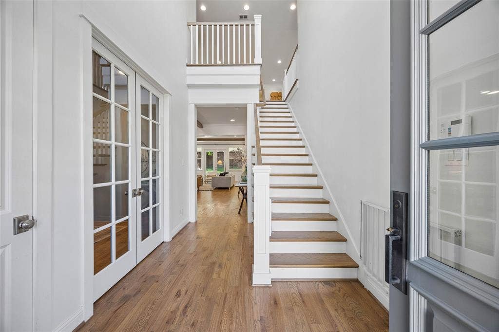 7318 Casa Loma Avenue, Dallas, TX 75214 Main entry way