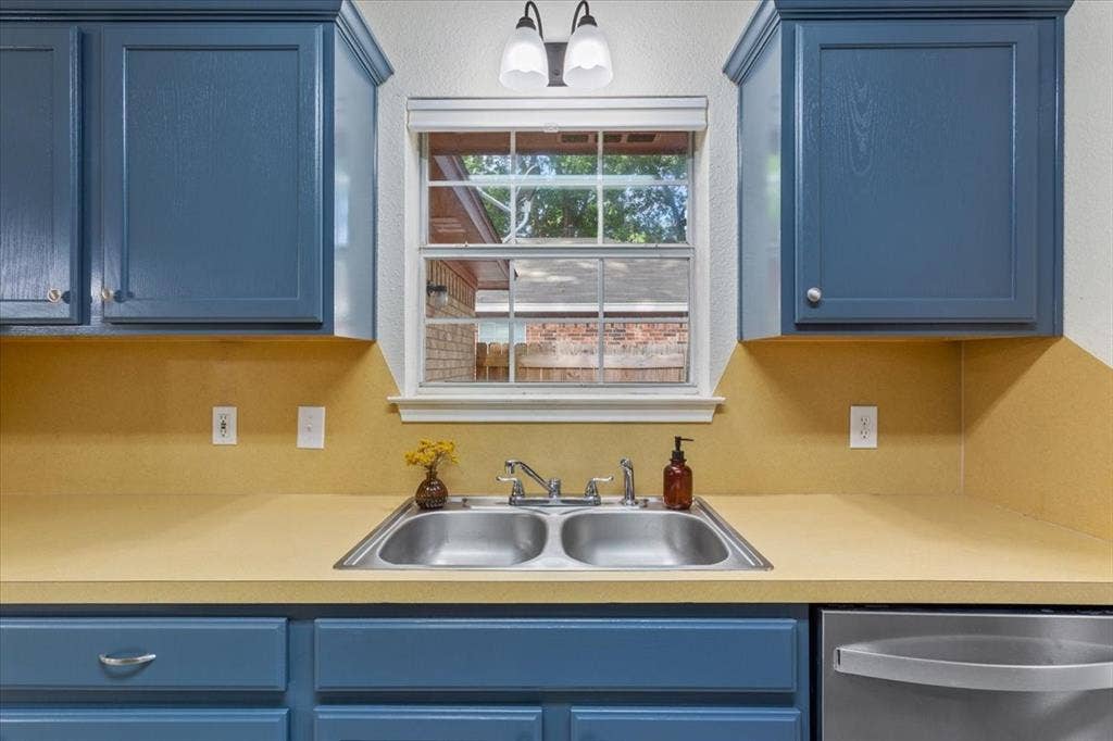 1212 Spring Street, Waco, TX 76704 1212 Spring Street, Waco, TX 76704