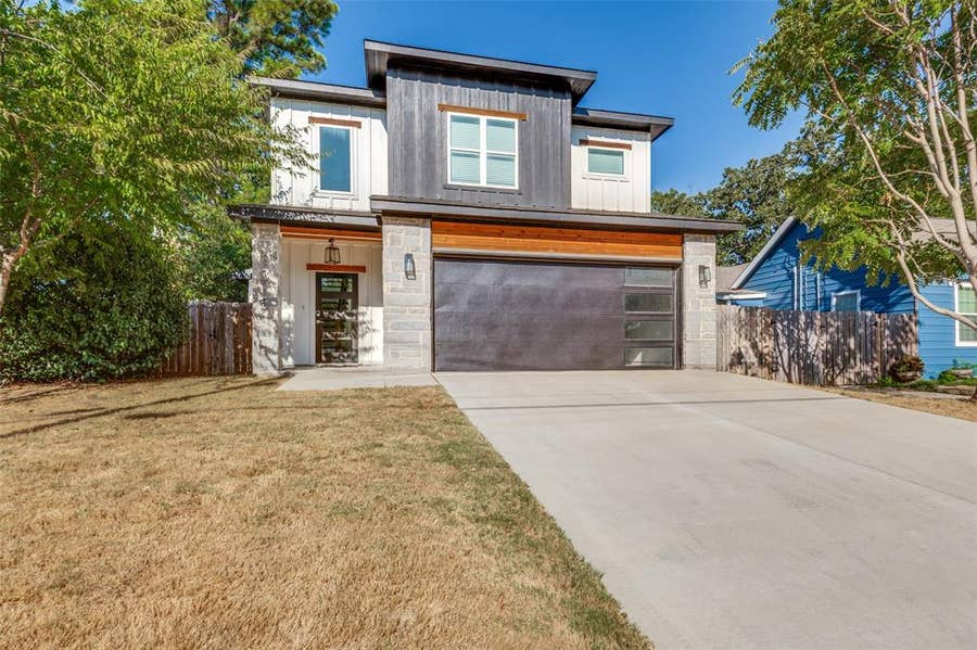 Property photo for 1315 Oak Knoll Drive, Haltom City, TX