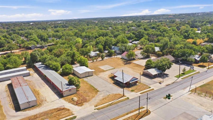 Property photo for 658 E Washington Street, Stephenville, TX