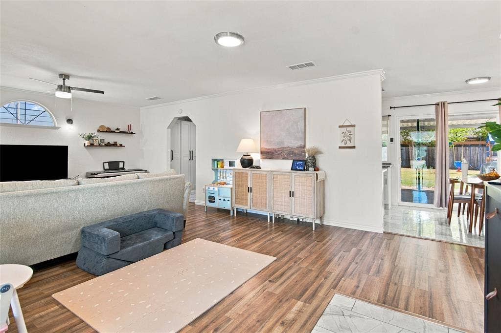 4720 Kyle Drive, Balch Springs, TX 75180 Wood-finish flooring throughout, recessed lighting, and a ceiling fan