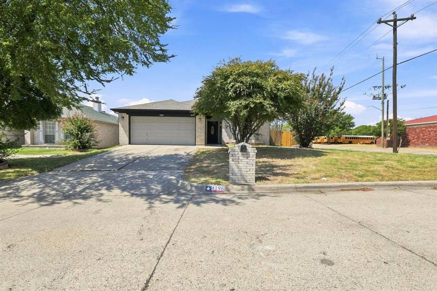 Property photo for 8195 Waterside Trail, Fort Worth, TX