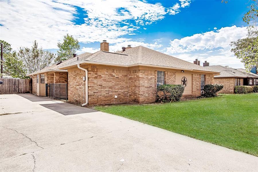 Property photo for 5211 Wild West Drive, Arlington, TX