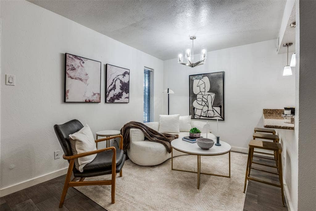 4525 Gilbert, #204, Dallas, TX 75219 4525 Gilbert, #204, Dallas, TX 75219
