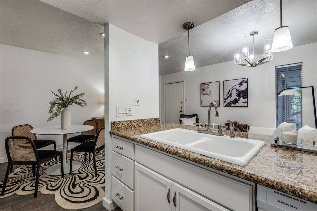 4525 Gilbert, #204, Dallas, TX 75219 4525 Gilbert, #204, Dallas, TX 75219