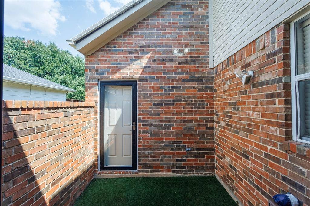 18722 Riverstone Court, Dallas, TX 75252