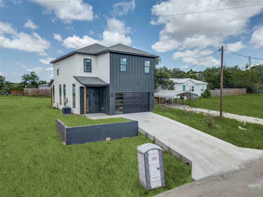 Property photo for 2518 Elk Trail, Granbury, TX