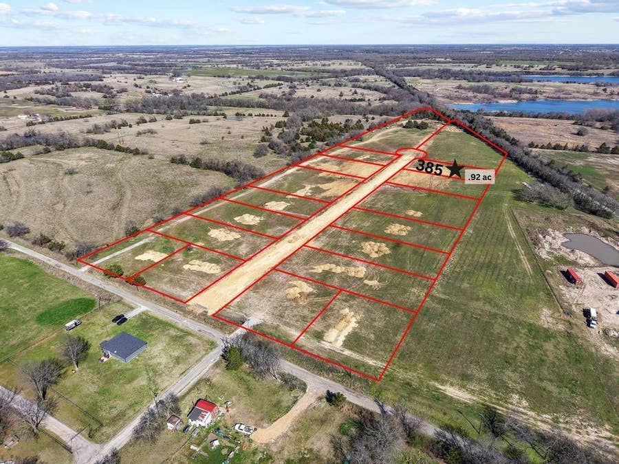 Property photo for 385 Roundtree Circle, Wolfe City, TX