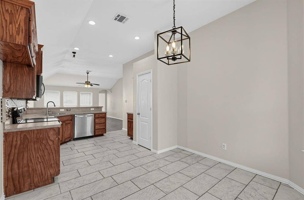 1655 Wildflower Drive, Waxahachie, TX 75165