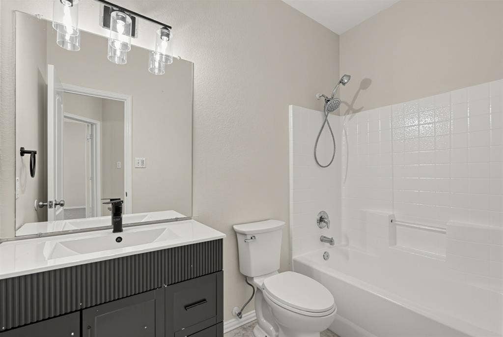 1655 Wildflower Drive, Waxahachie, TX 75165