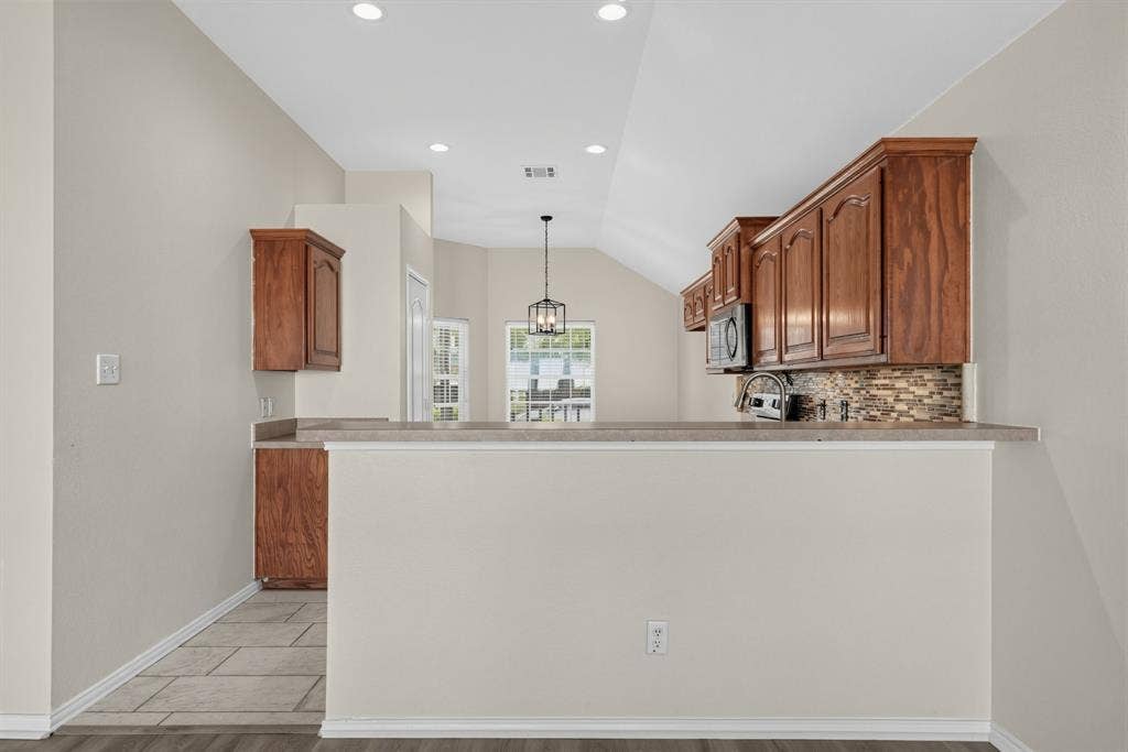 1655 Wildflower Drive, Waxahachie, TX 75165