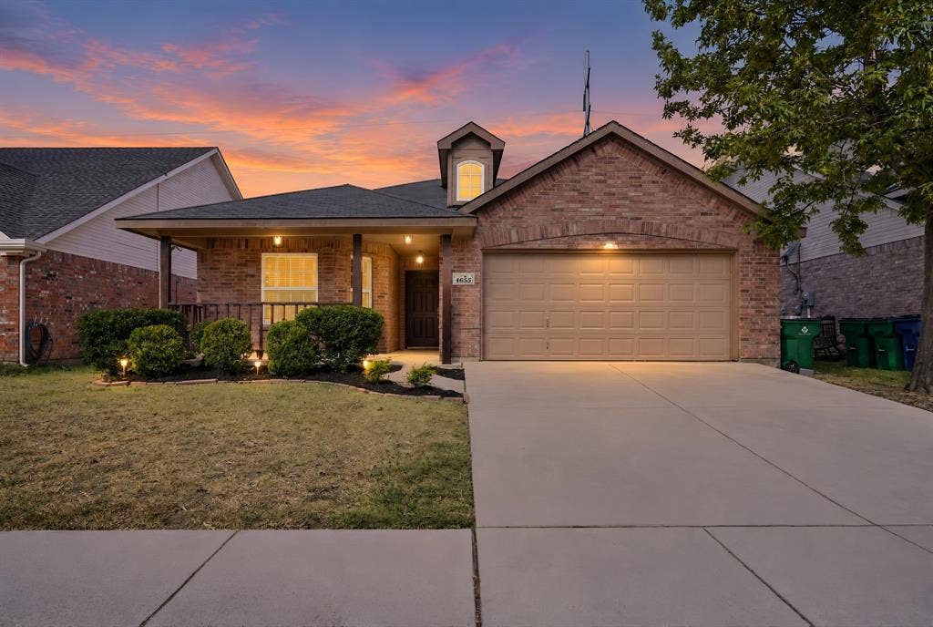 1655 Wildflower Drive, Waxahachie, TX 75165
