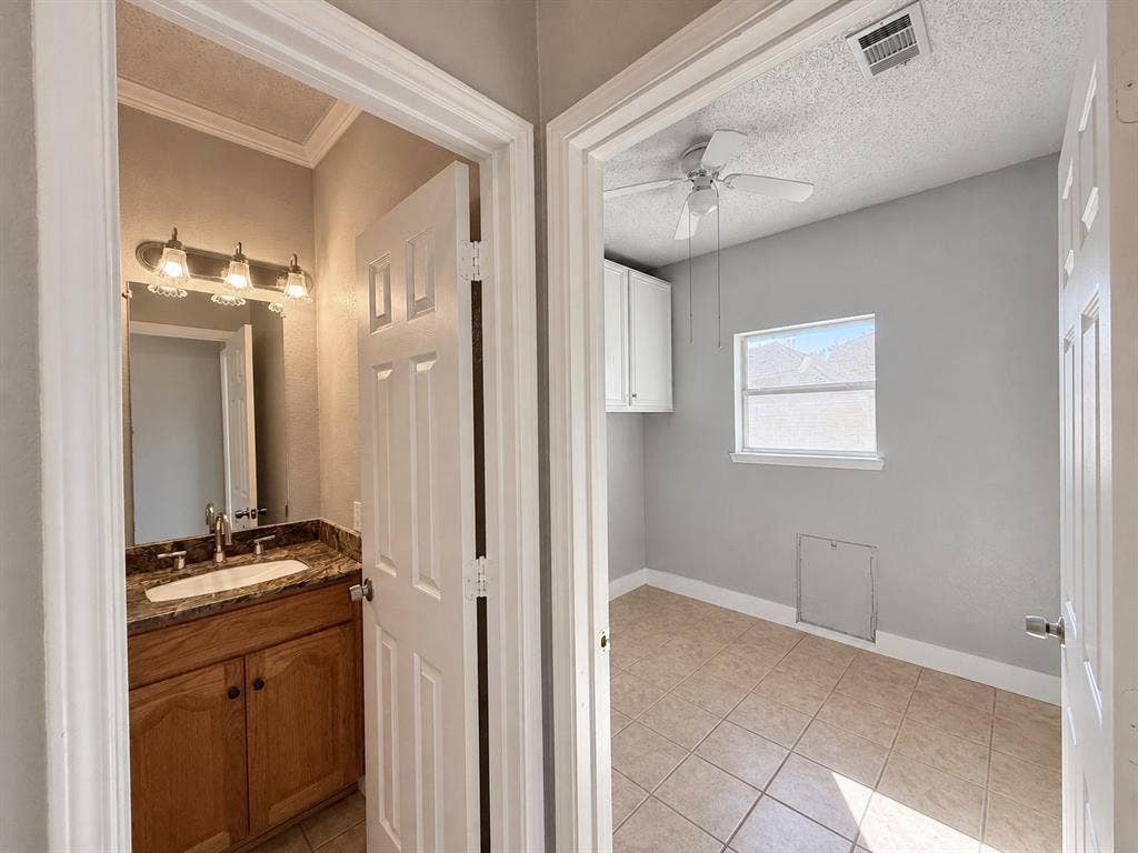 5709 Parkwood Trail, Haltom City, TX 76137 5709 Parkwood Trail, Haltom City, TX 76137