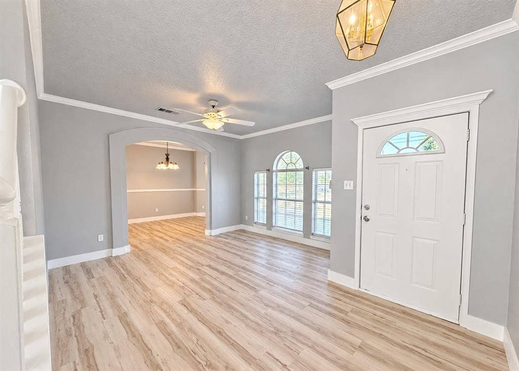 5709 Parkwood Trail, Haltom City, TX 76137 5709 Parkwood Trail, Haltom City, TX 76137